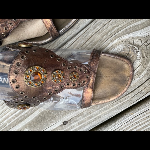 Vaneli Embellished Sandal Gorgeous! - Picture 2 of 10